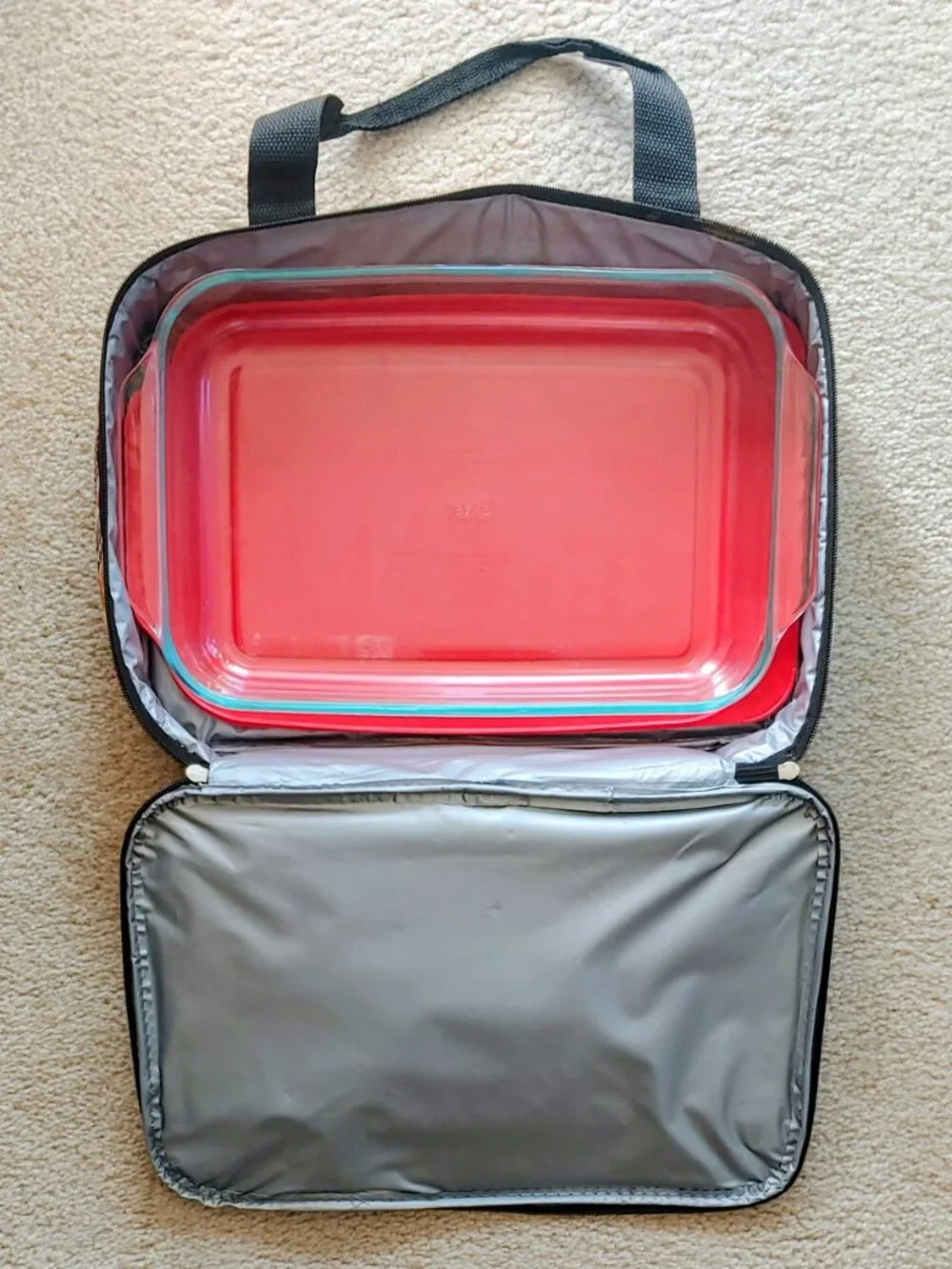 Pyrex 4-Piece Casserole Set with Lid, Insulated Floral Tote & Gel Pack (3 Qt.).